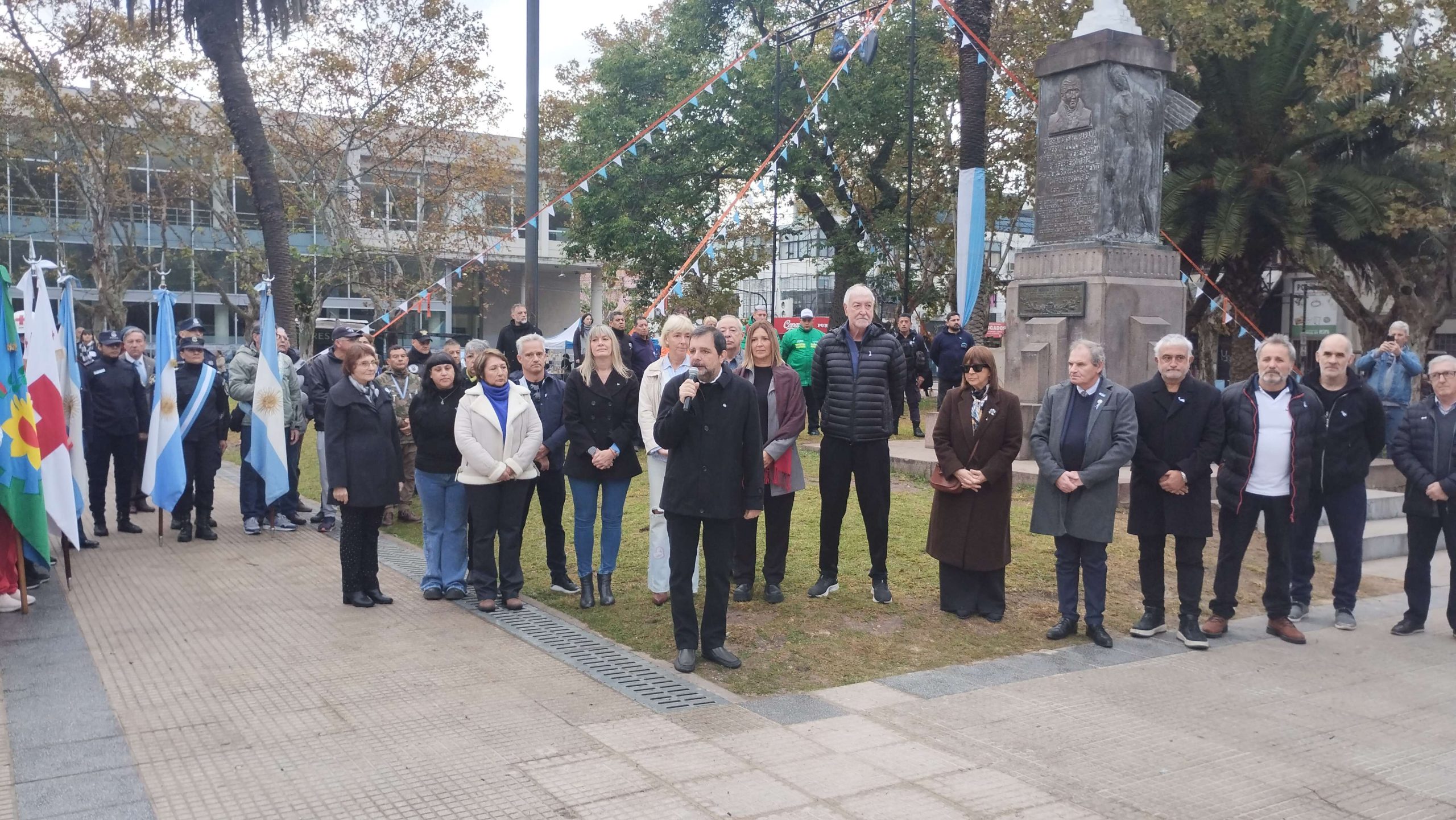 Fernando Moreira llamó a defender “la patria y lo colectivo” durante el acto por el 25 de Mayo en San Martín