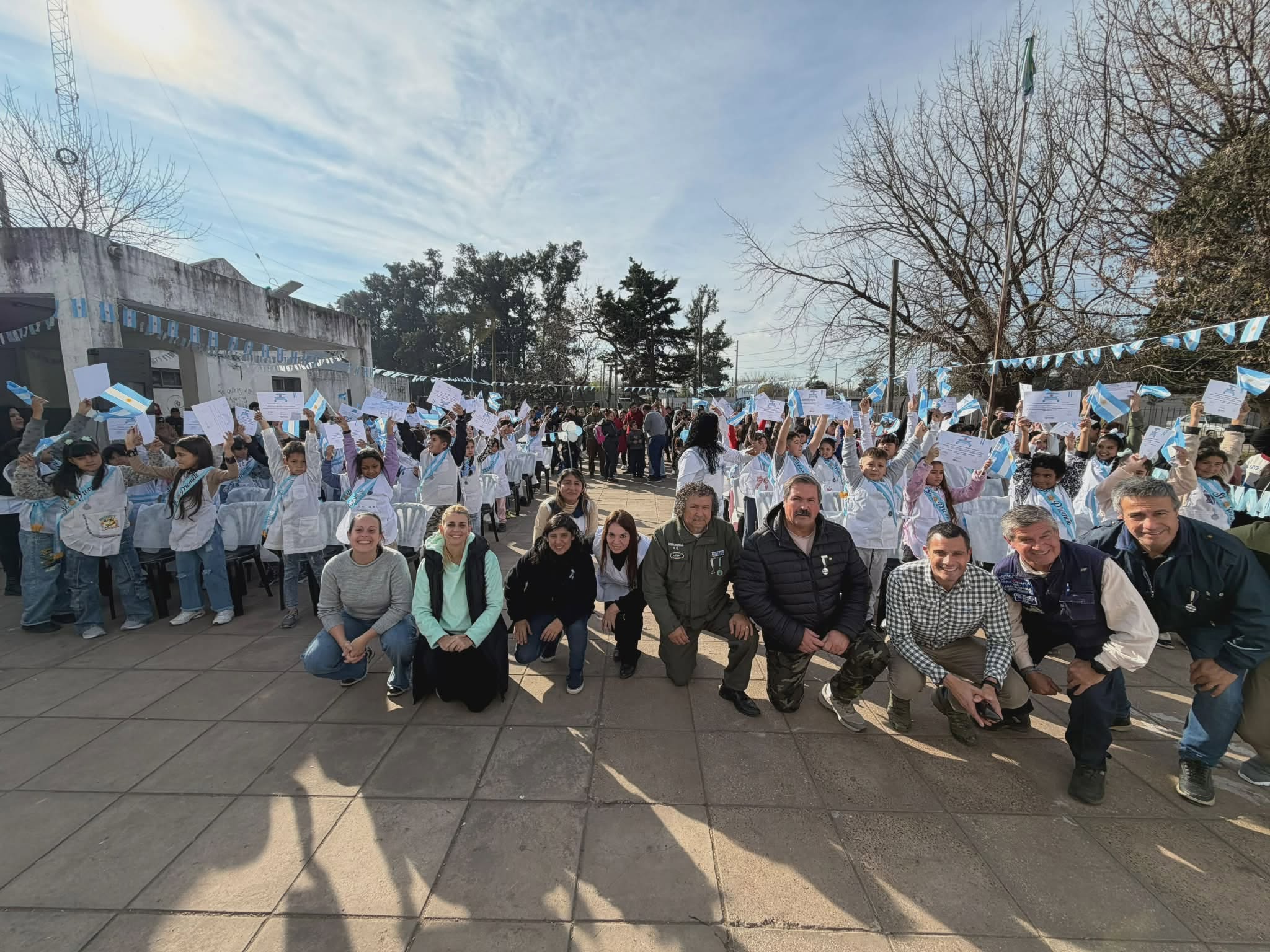 3200 Estudiantes rodriguenses prometieron a la bandera