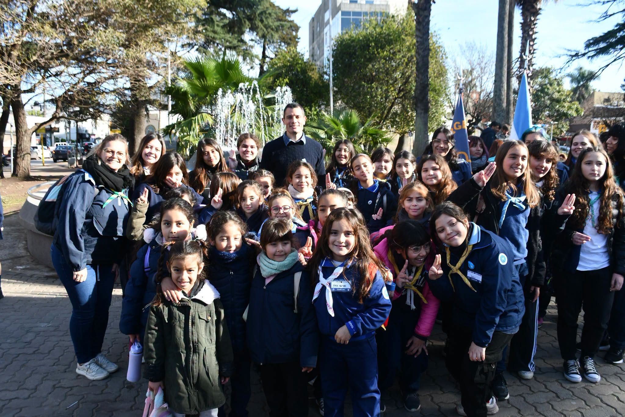 General rodríguez conmemoró el día de la bandera junto a las escuelas primarias del distrito