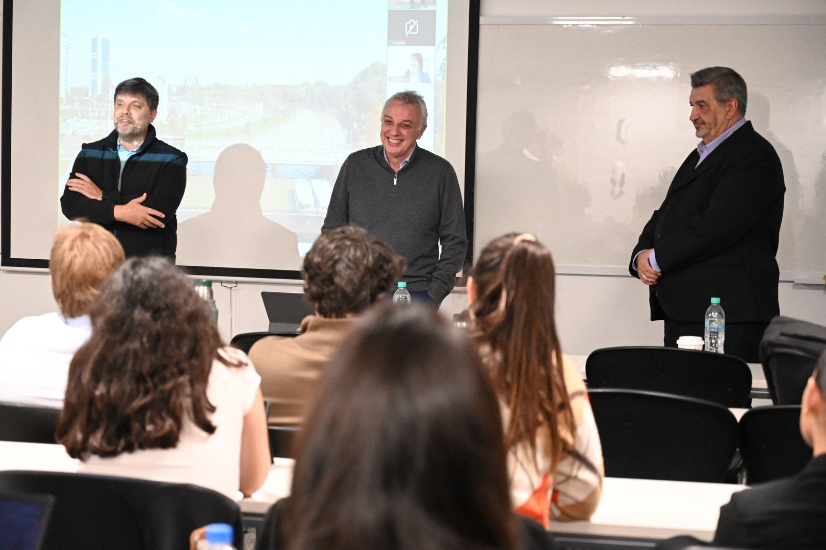 En la UCA, Julio Zamora participó de una charla del Programa Ejecutivo en gestión, liderazgo y desarrollo local
