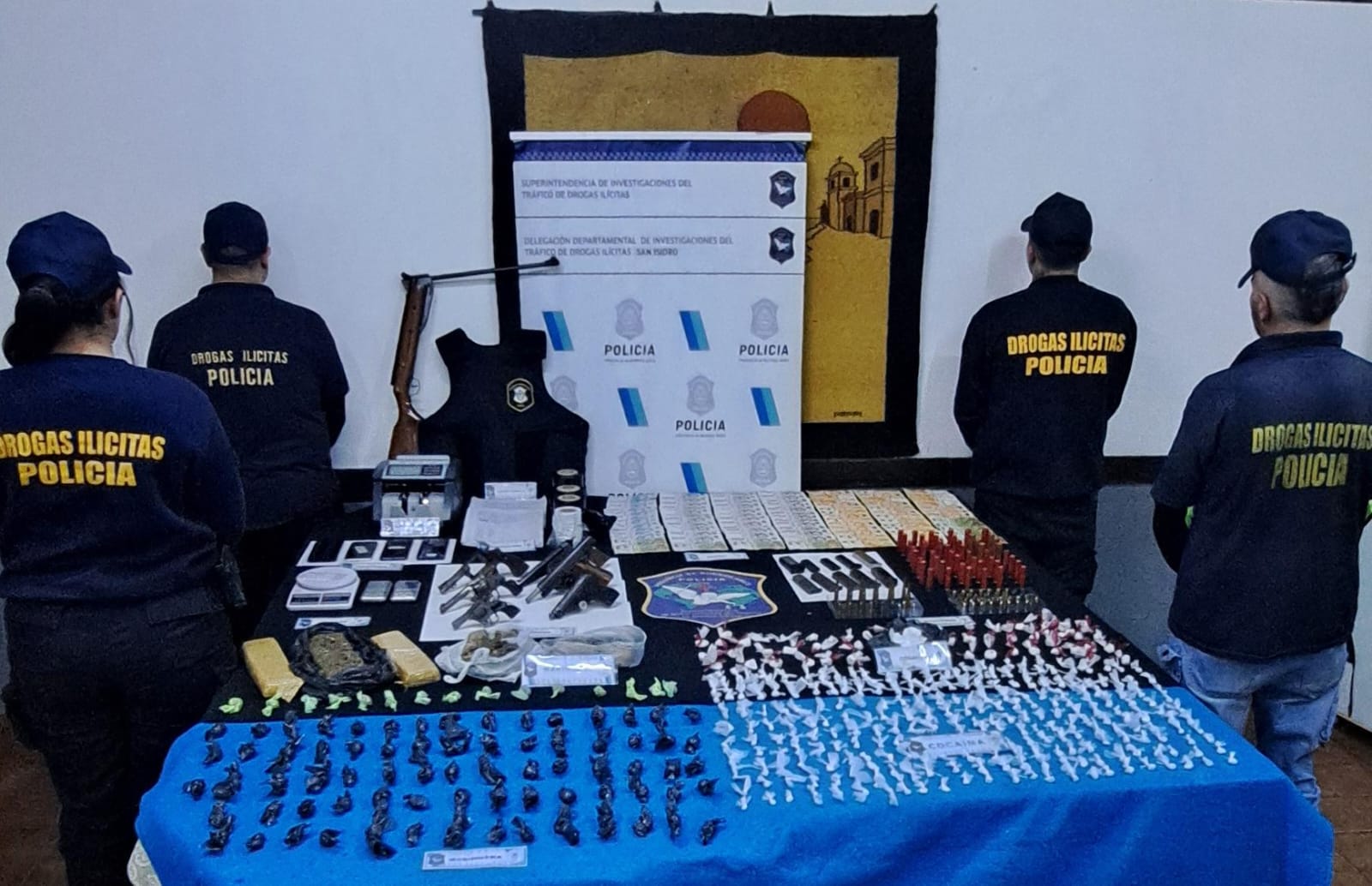 San Isidro: 75 detenidos y secuestro de armas y drogas en el nuevo esquema de operativos en La Cava