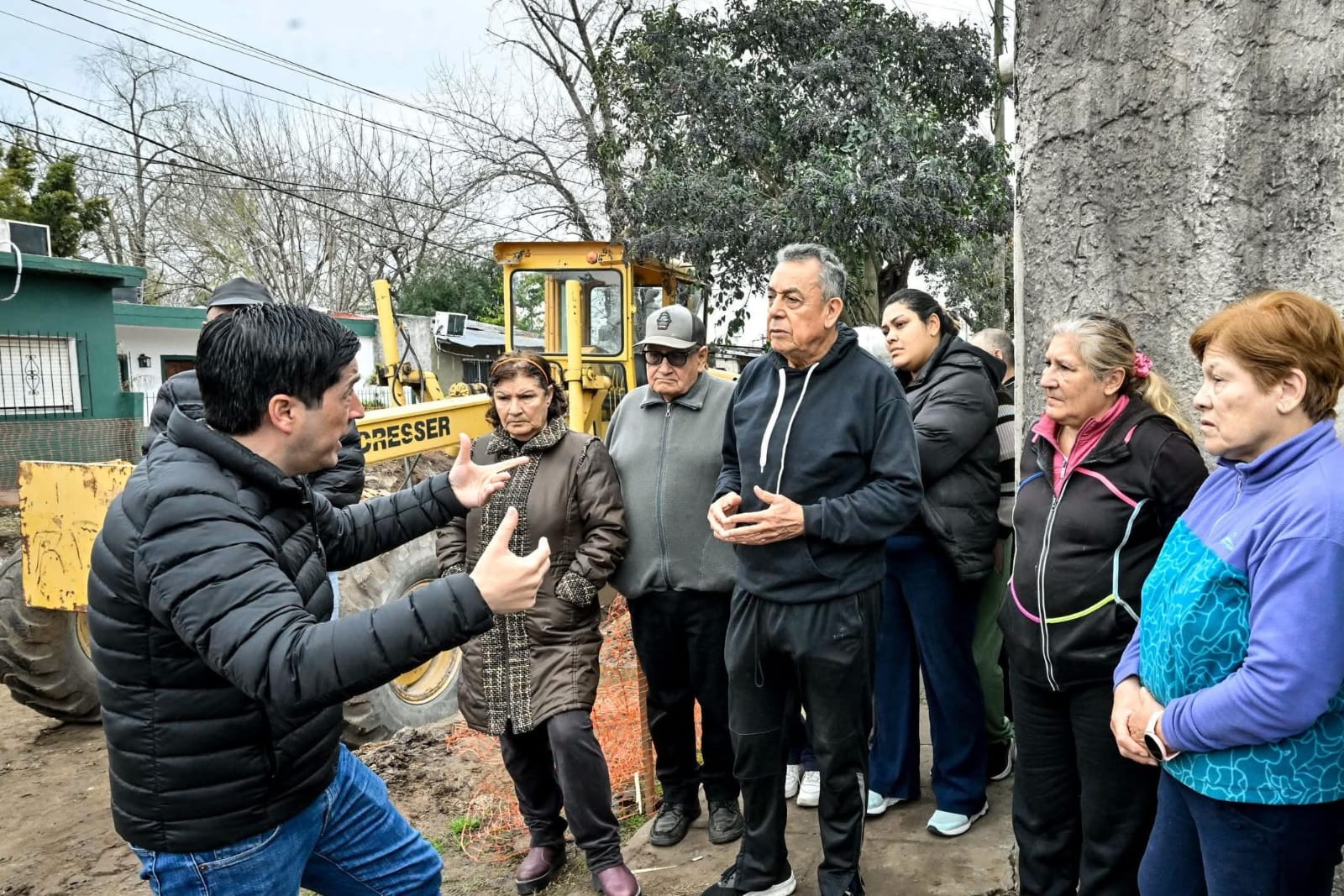Nardini visitó los avances de obra de pavimentación en el Barrio Iparraguirre