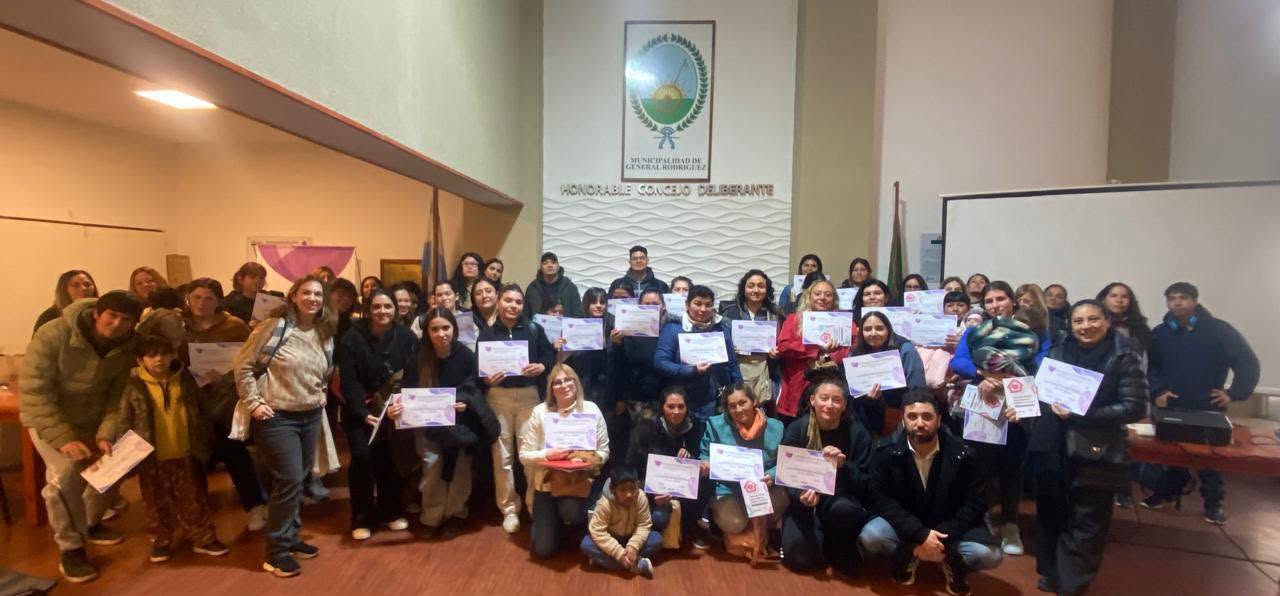 General Rodríguez: Taller sobre adolescencias y entornos digitales en el hcd