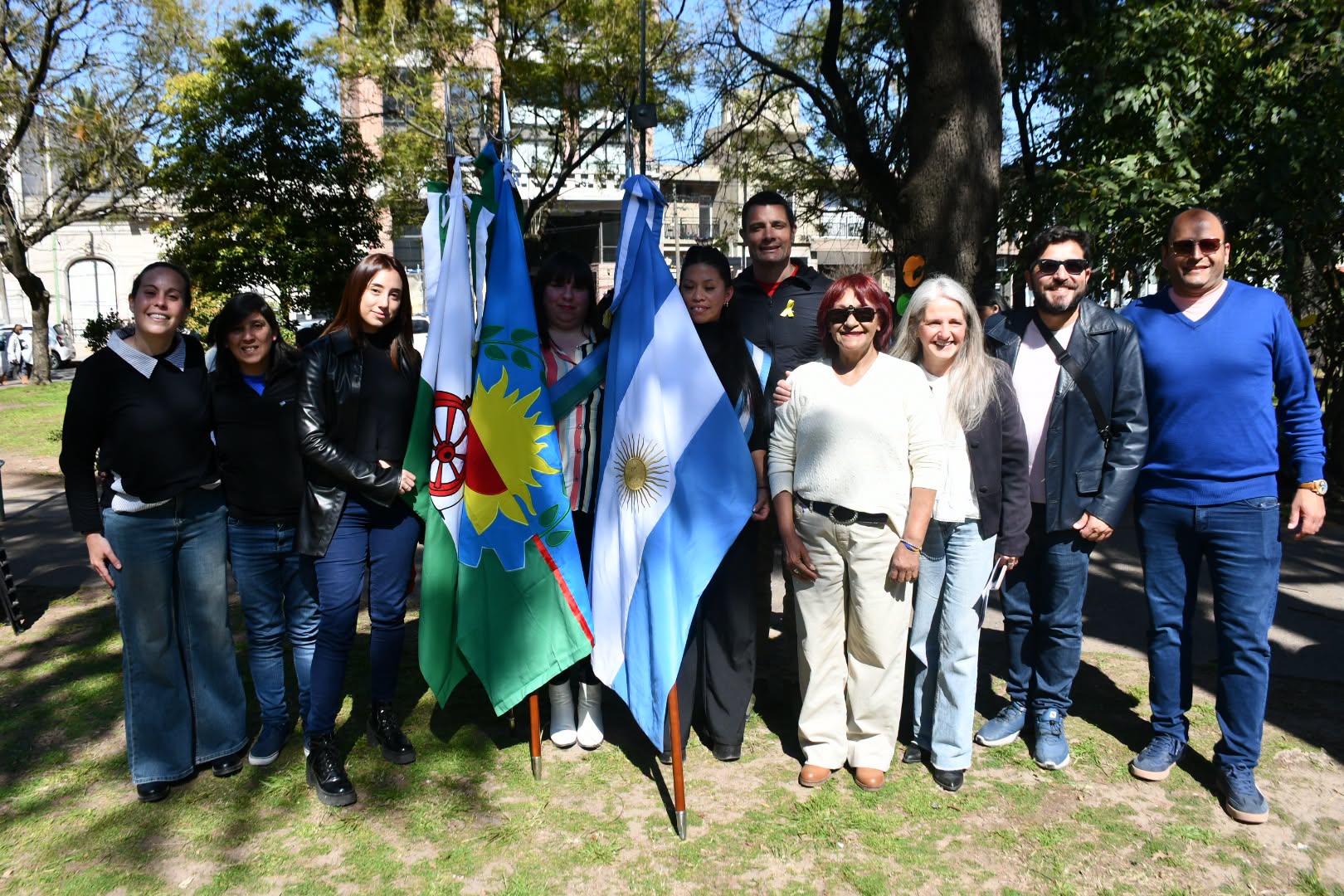 General Rodríguez: Con un acto en la plaza sarmiento se celebró el día del maestro
