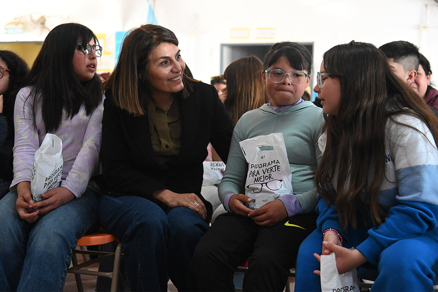 Estudiantes de Tigre recibieron sus anteojos a través de una nueva edición del programa “Para Verte Mejor”
