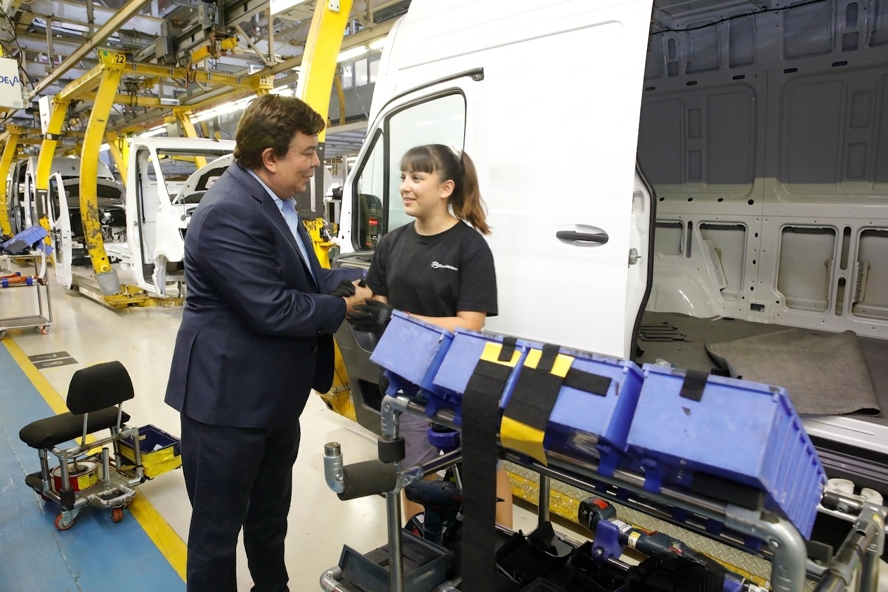 “Sin industria no hay Argentina”: Fuerte reclamo de Fernando Espinoza en el Día de la Industria Nacional
