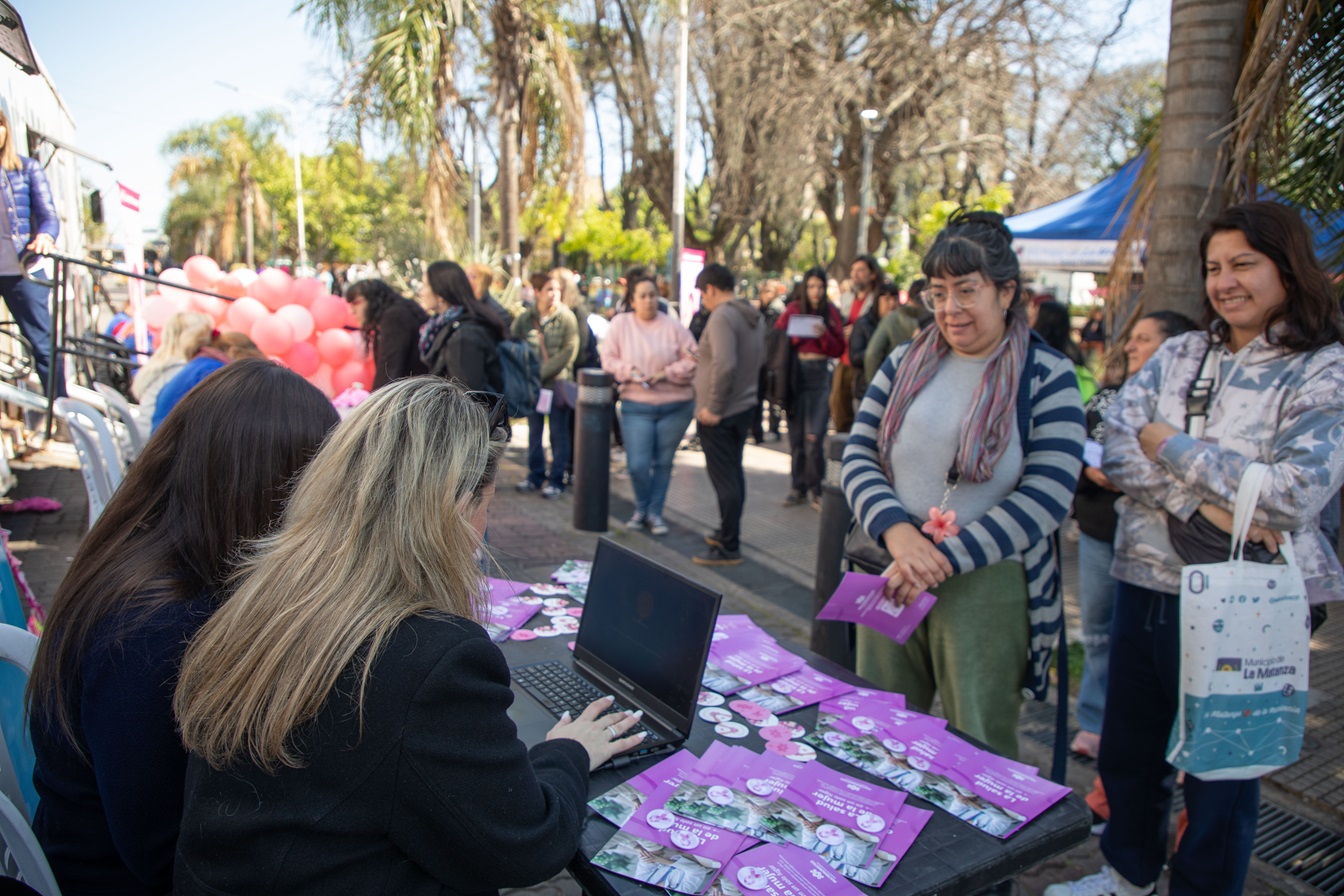 Finaliza la campaña Octubre Rosa con controles gratuitos para la detección temprana del cáncer de mama.