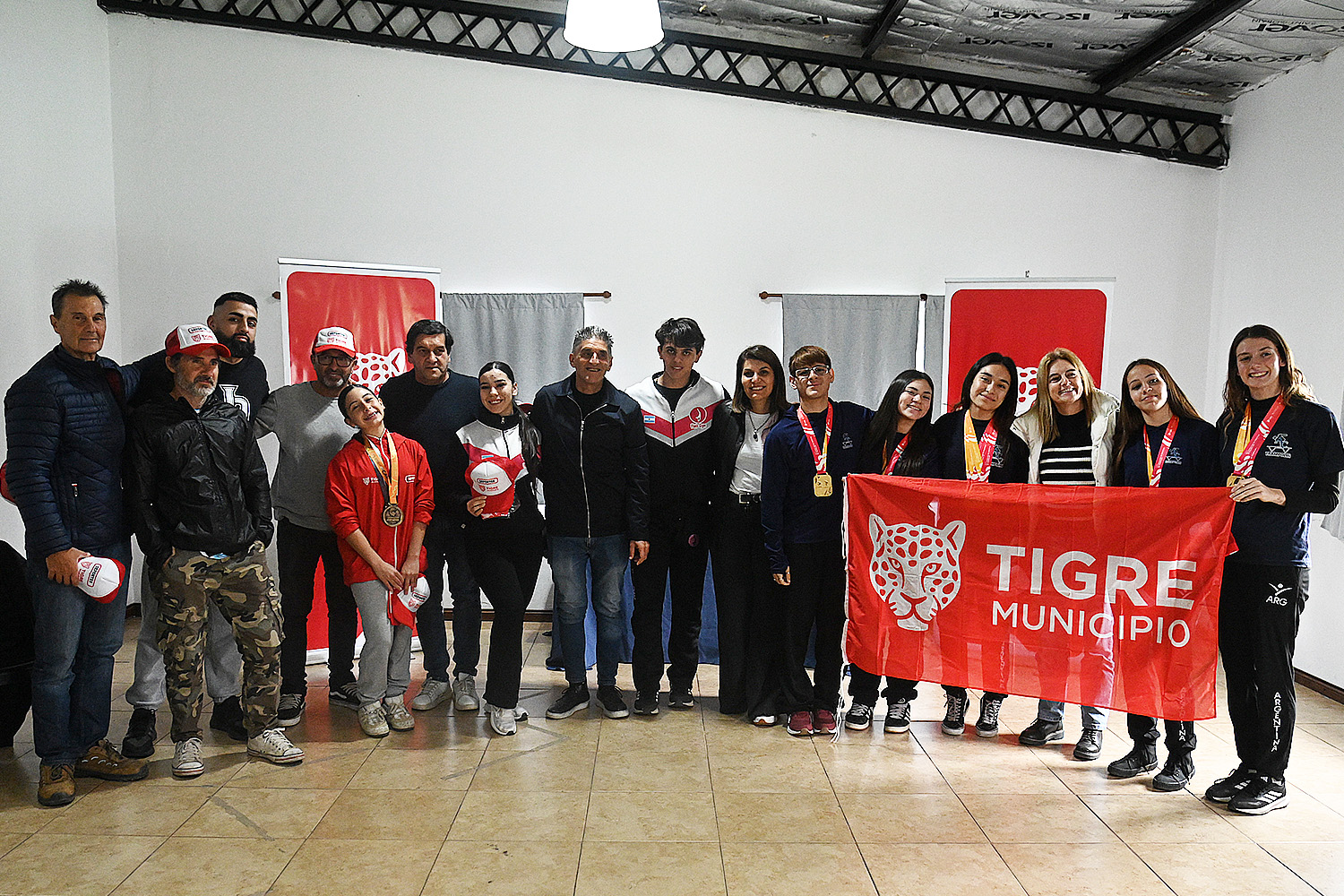 Deportistas de Tigre que participarán de competencias nacionales e internacionales fueron reconocidos por autoridades del Municipio