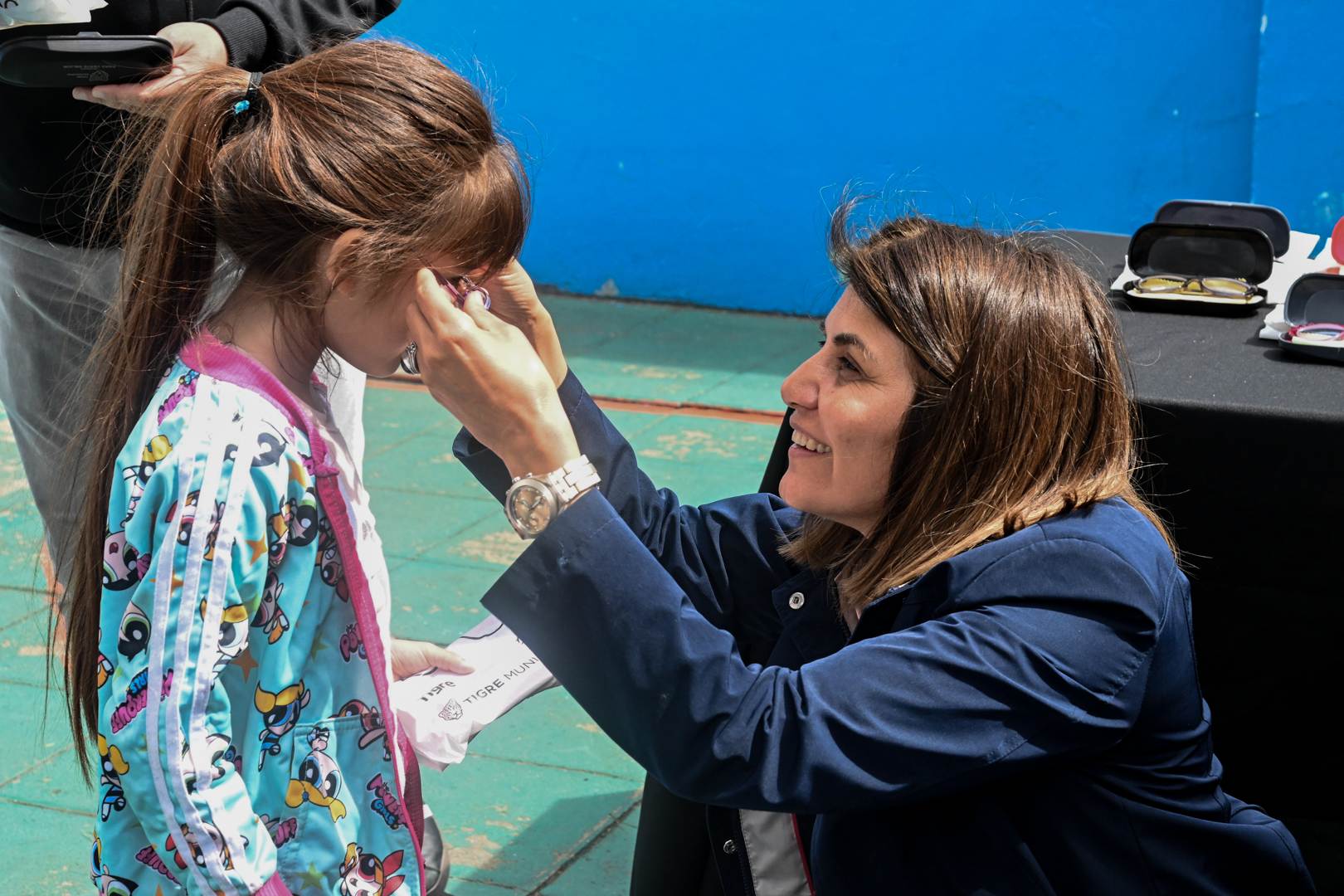 Con la entrega de 100 lentes, el Municipio le da continuidad al programa “Para Verte Mejor” en instituciones de El Talar y Don Torcuato