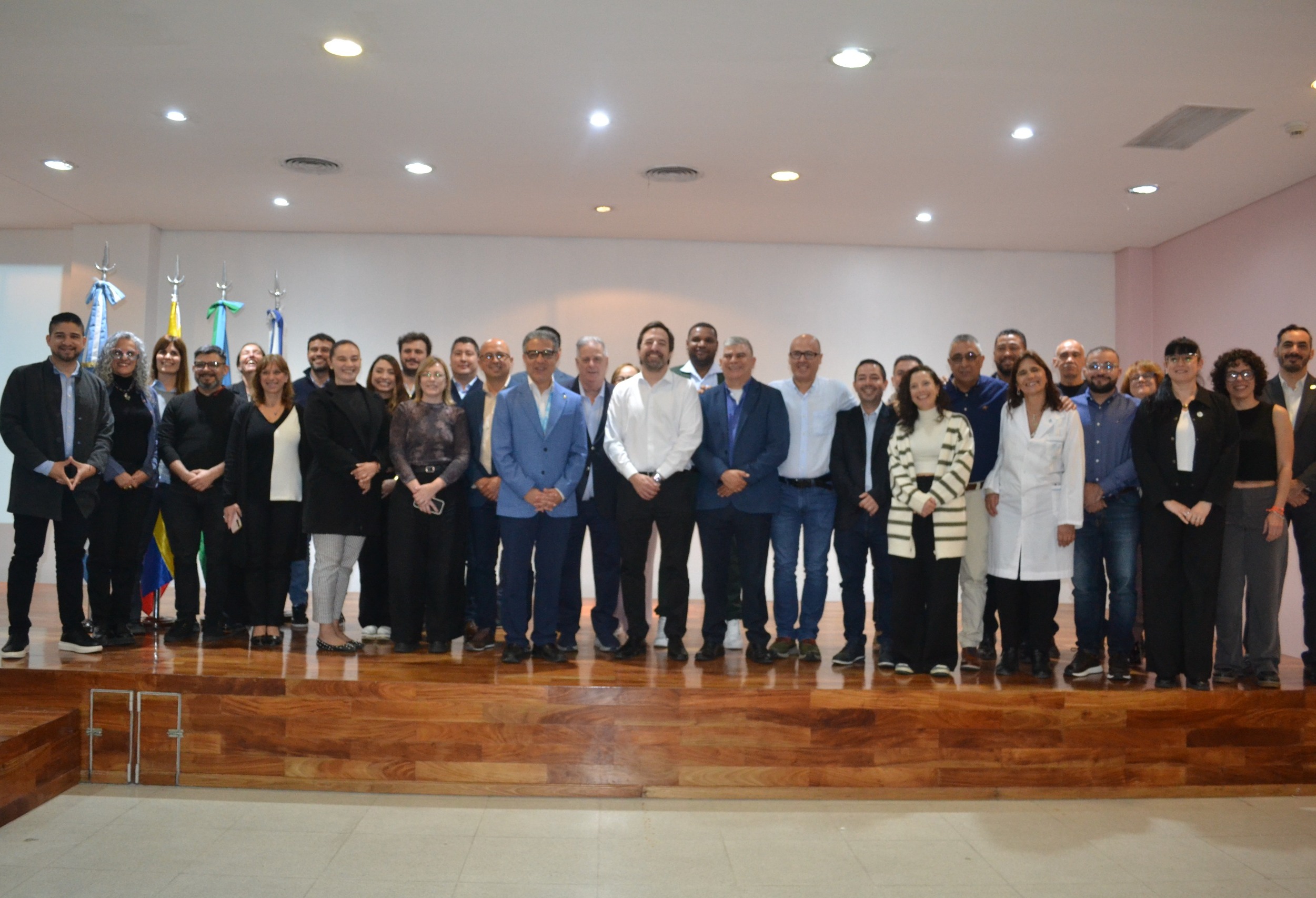 La Matanza intercambia experiencias con Colombia y la OPS para fortalecer la atención pública en salud 