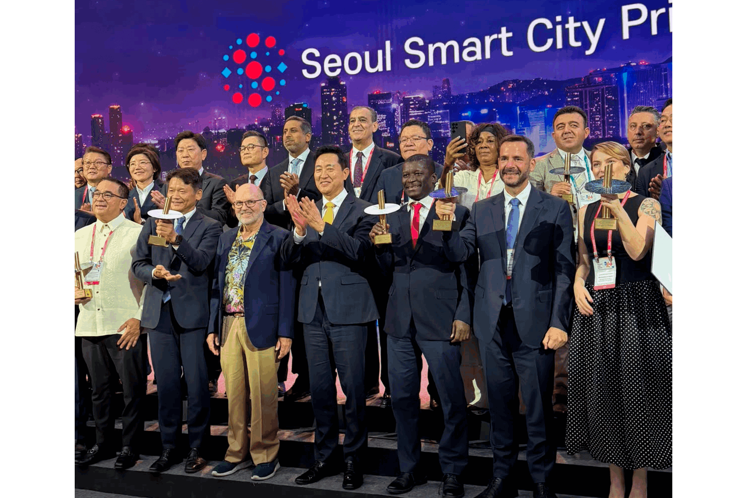 Ariel Sujarchuk ganó el Seoul Smart City Prize en Corea del Sur por su liderazgo en gobernanza e inteligencia artificial