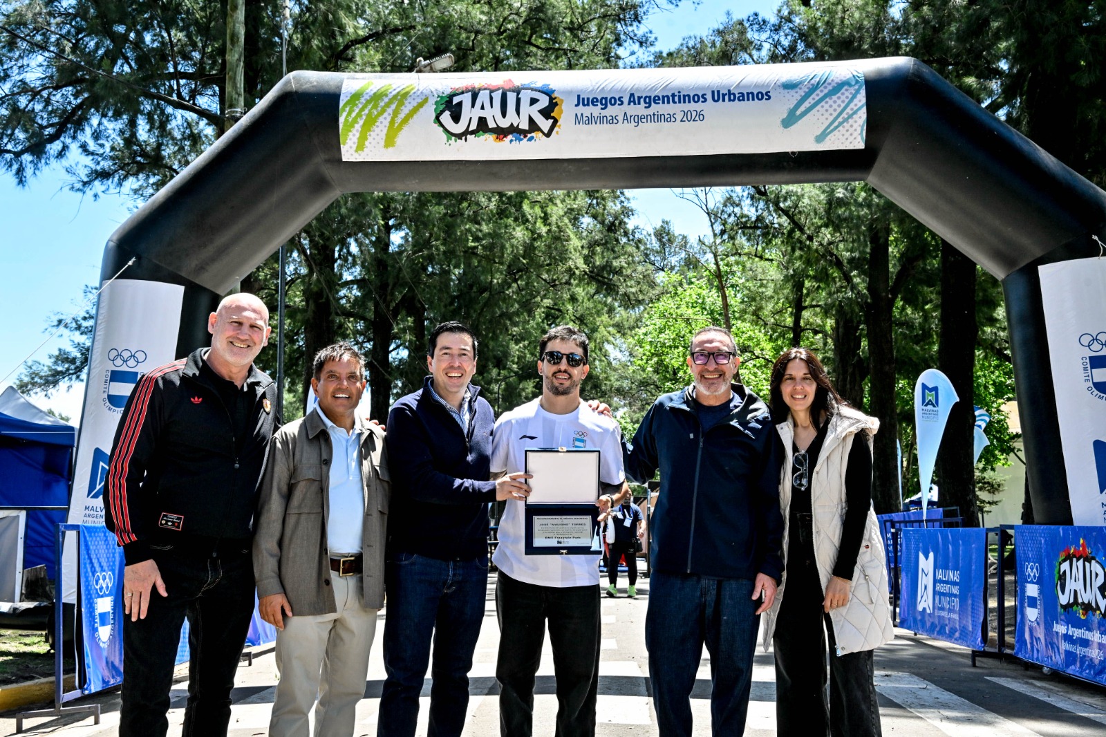Nardini recibió al campeón olímpico “Maligno” Torres en el tercer día de los JAUR